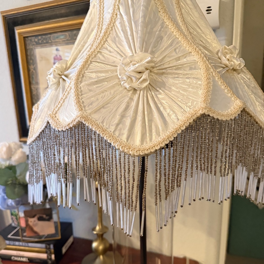 Vintage Dale Tiffany Style Ivory Beaded Fringe Lamp Shade - Picture 10 of 12